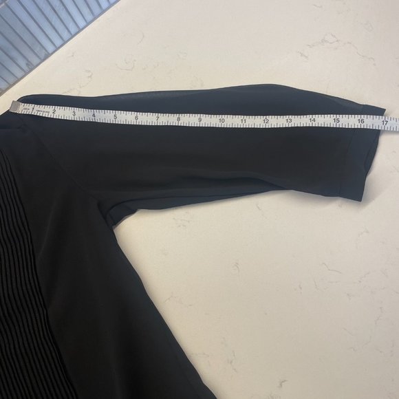 H&M Pin-tucked Blouse with 3/4 length Sleeve and V-Neck in Black, Size 8 - Picture 3 of 7